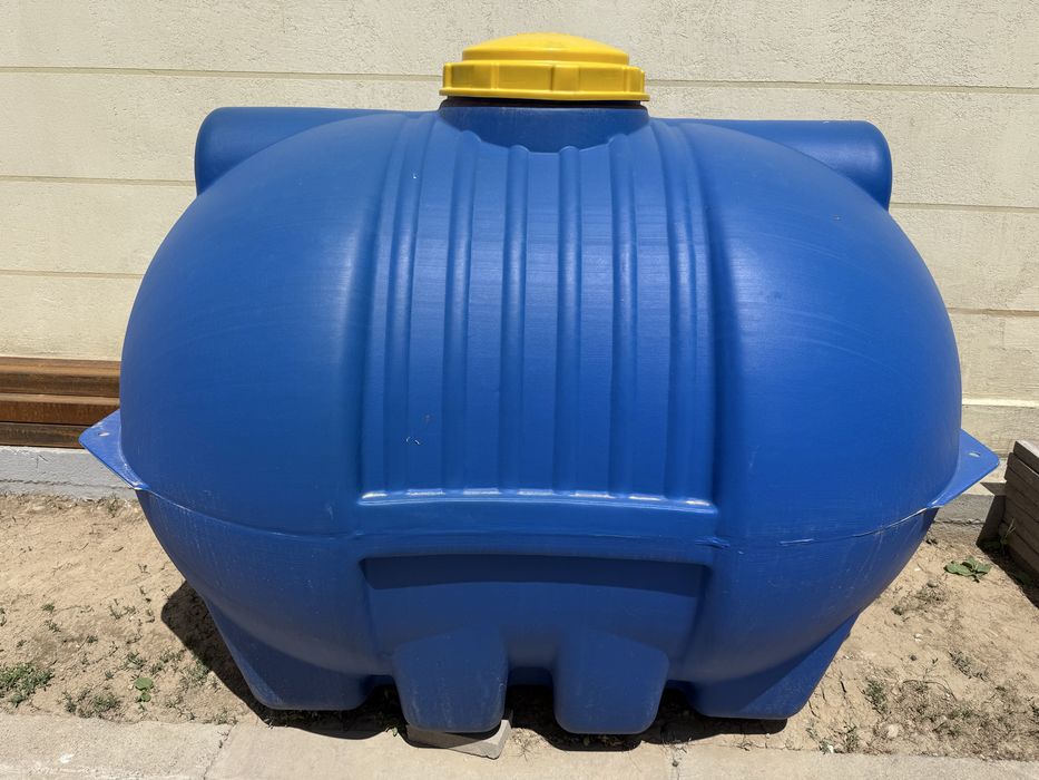 Емкость 2000л новая          .