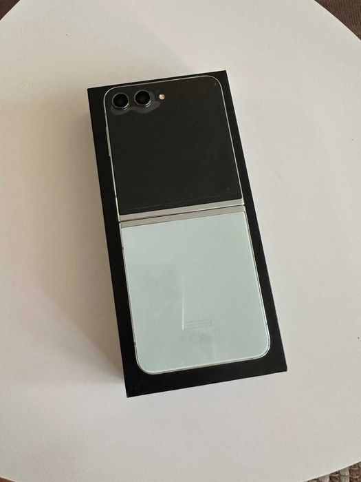 Galaxy Z Flip 5 с гаранция