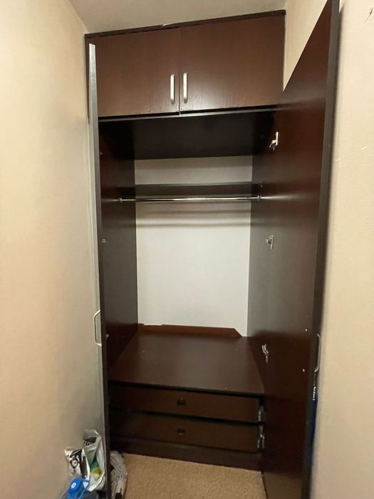 Шкаф  двухдверный