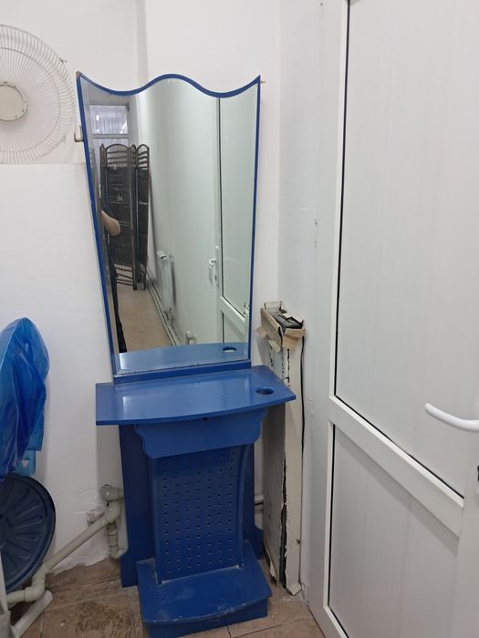 Продаётся зеркало для парикхмахера