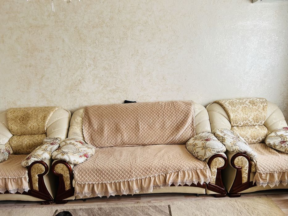 Продам комплект диванов