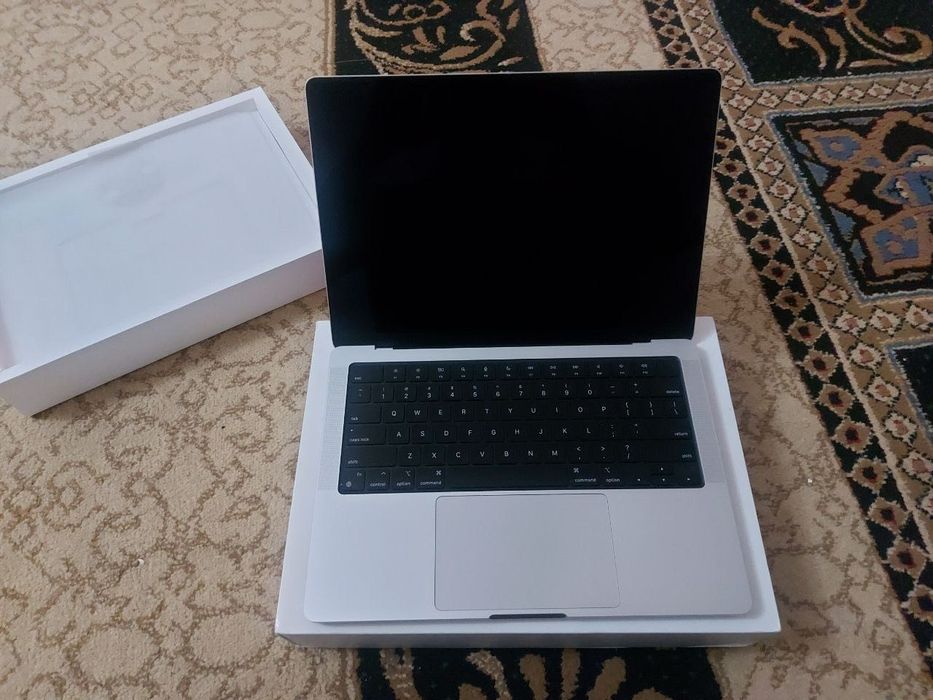 MacBook Pro M3 Pro 14 inch