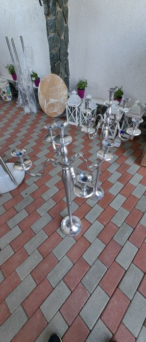 Vând /închiriez mobilier elegant pentru evenimente – mese de bar & sfeșnice cromate