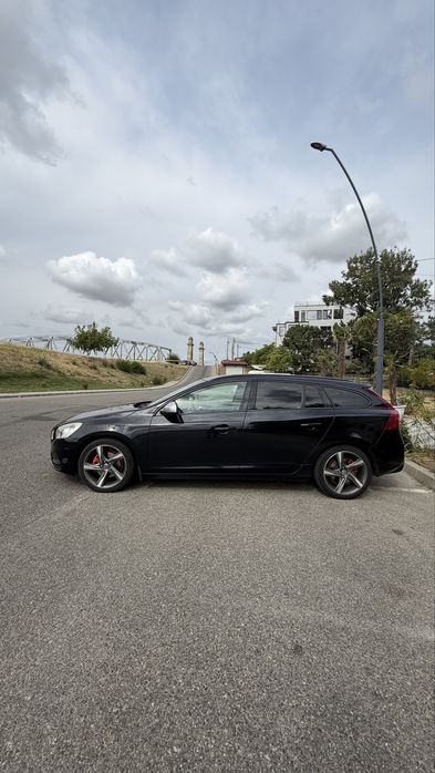 Volvo V60 R-Design 1.6 T4 Benzină