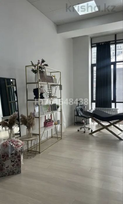 Сдам кушетку мастеру