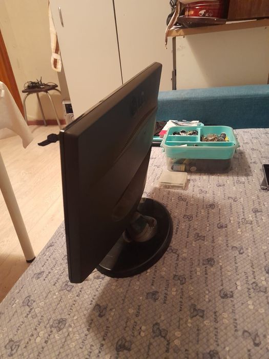 Монитор LG VGA...