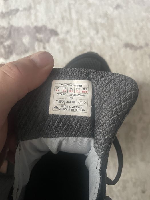 Vand ghete dama The North Face 39,5 marime noi , originale