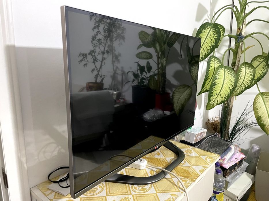 Телевизо LG Smart 42LA690V-ZB