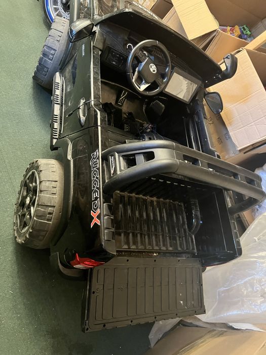 Электромобиль TOYOTA HILUX