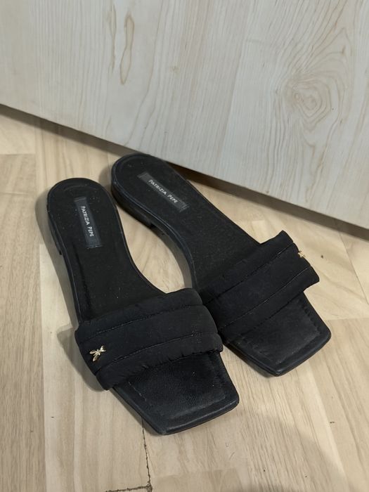 Чехли на Patrizia Pepe