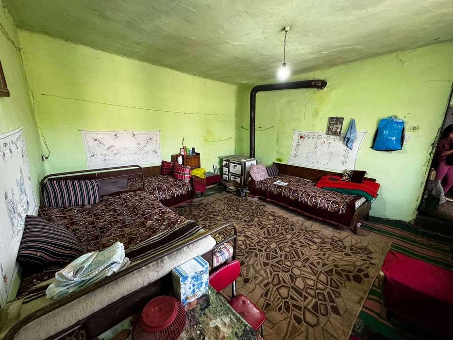 Продава се едноетажна къща