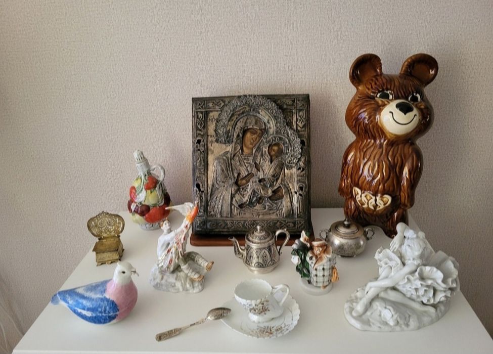 Коллекция антиквариата. Большое собрание.