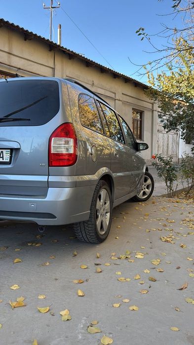 Opel Zafira A  минивэн