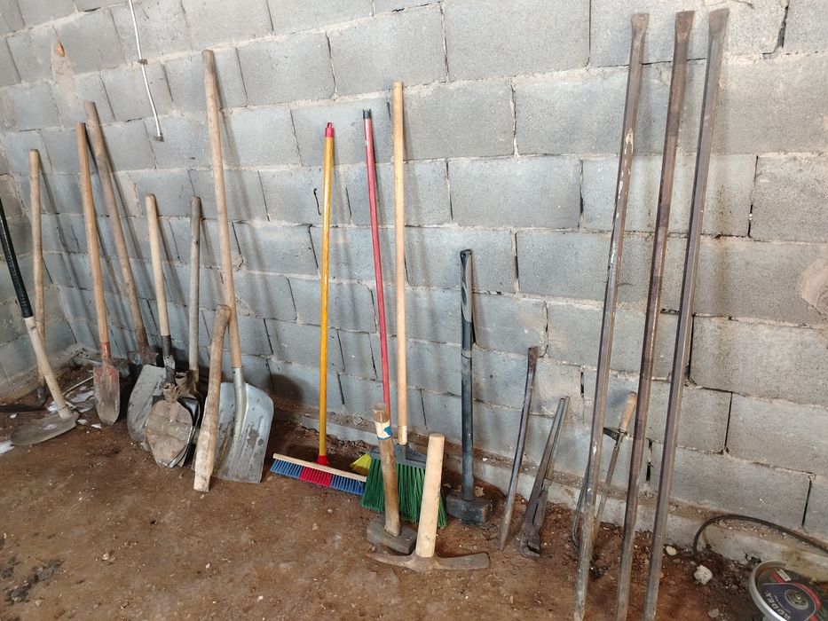 Продам лопаты, кувалду