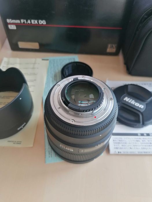 Sigma 85mm f/1.4 EX DG HSM за Nikon F