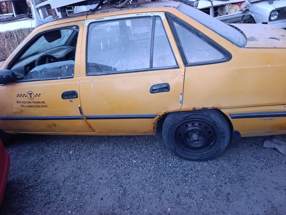 Lezbiyen xojayin oz kotibasini jinsiy aloqaga yoldan ozdirayotgani haqida onlayn porno video