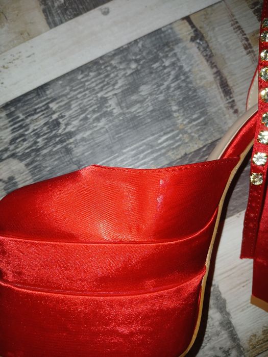 Червени токчета 37 номер