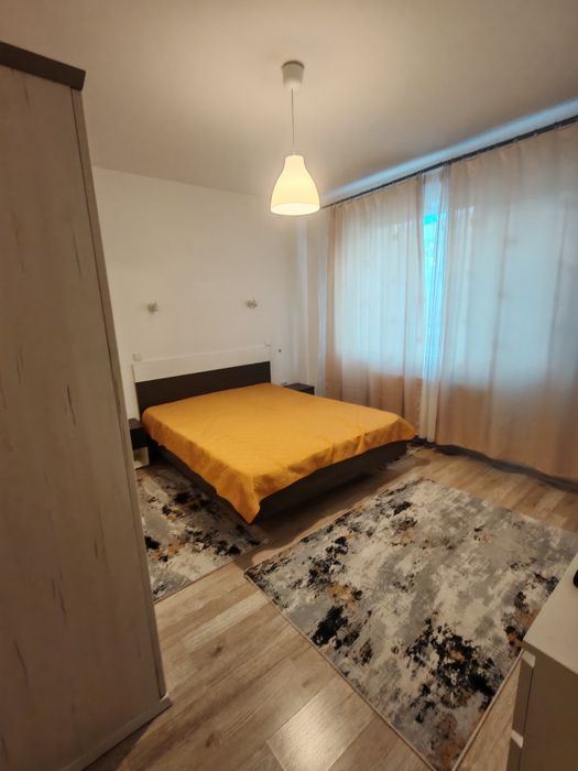 Închiriez apartament