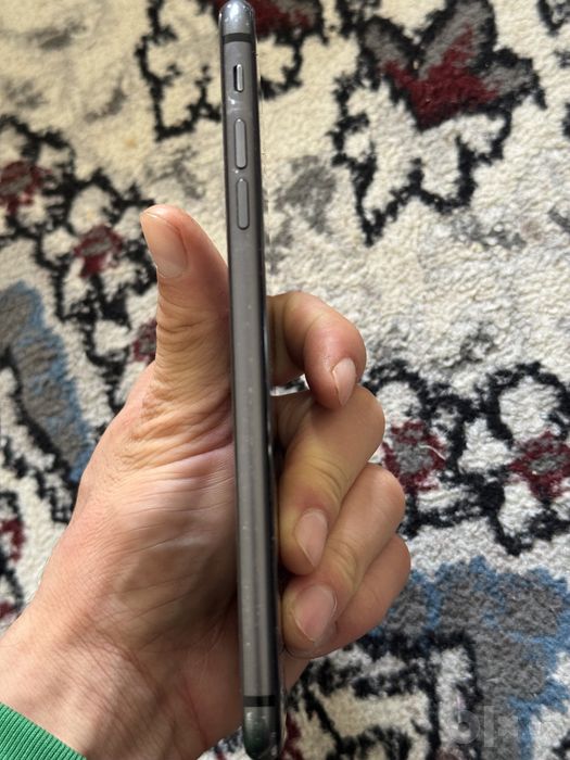 iPhone 8 plus (yaxshi holatda)