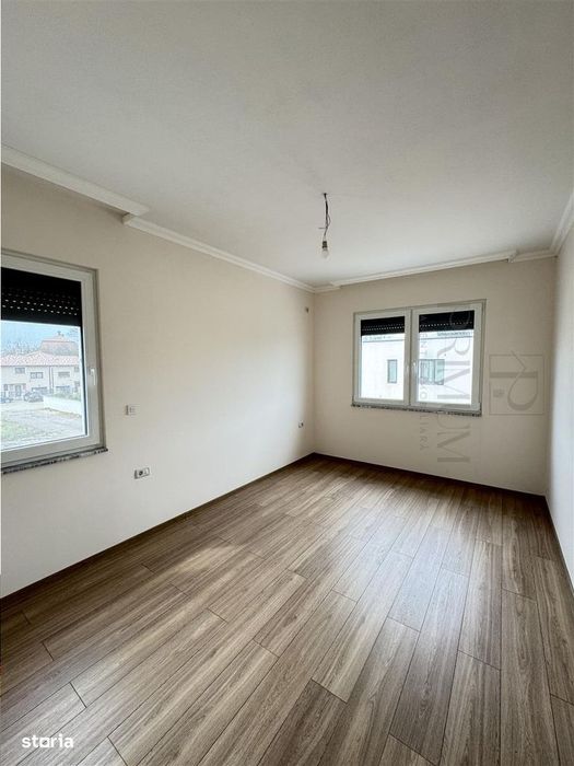 Braytim - 2 Camere - Etajul 1 - Rulouri Electrice - Parcare Inclusa — fotografia 1