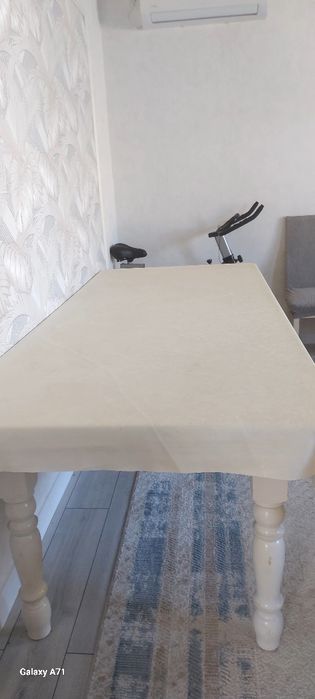 Стол сатылады 5 метр.