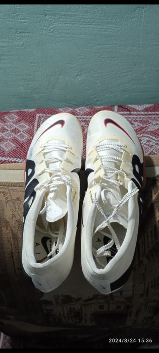 Продаются кроссовки беговые