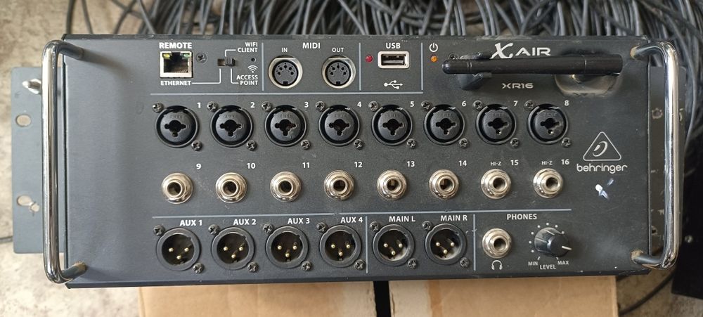 Behringer X AIR XR16