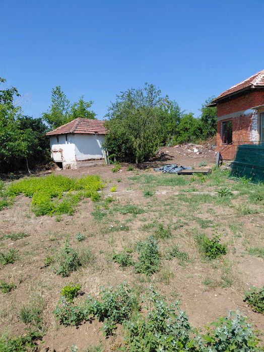 Къща в село Смирненски продава се