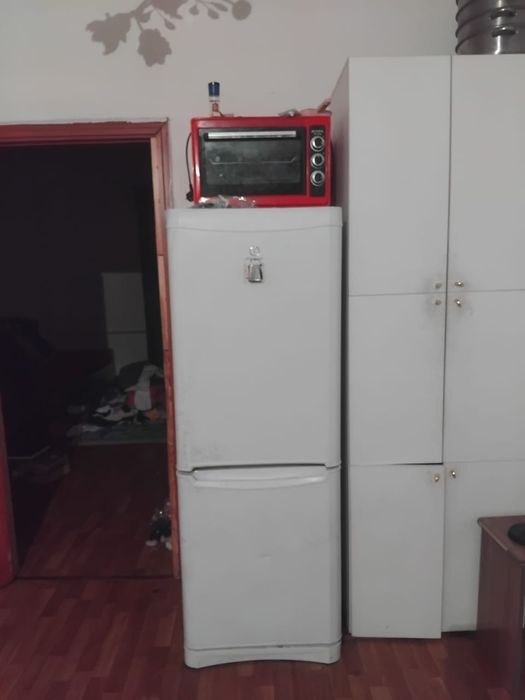 Холодильник  и шкаф