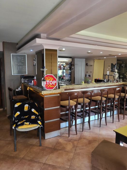 Давам под наем парти зала