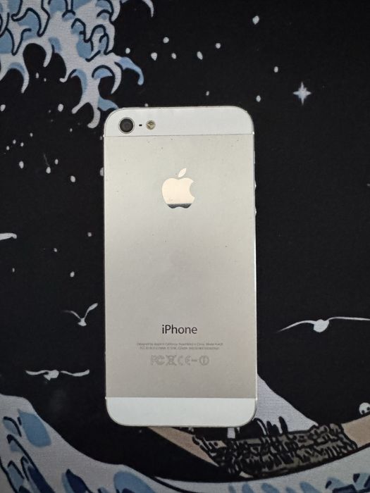 iPhone 5 16GB – перфектно състояние, iOS 10.2.1, с оригинална кутия