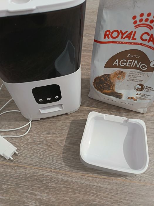 Hrănitor automat hrană animale WIFI - 7 litri