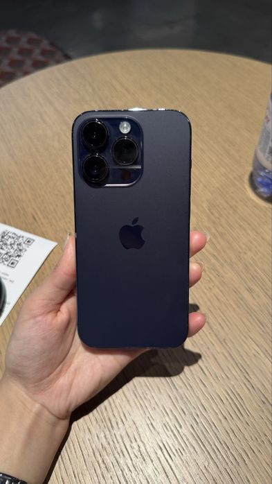 Iphone 14 pro почти новая