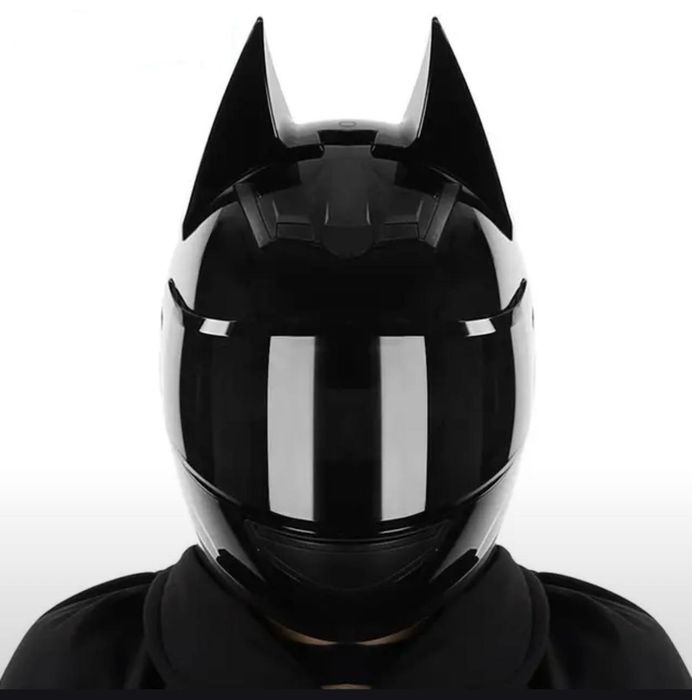 В наличии топовые мото шлемы «Бэтмен»