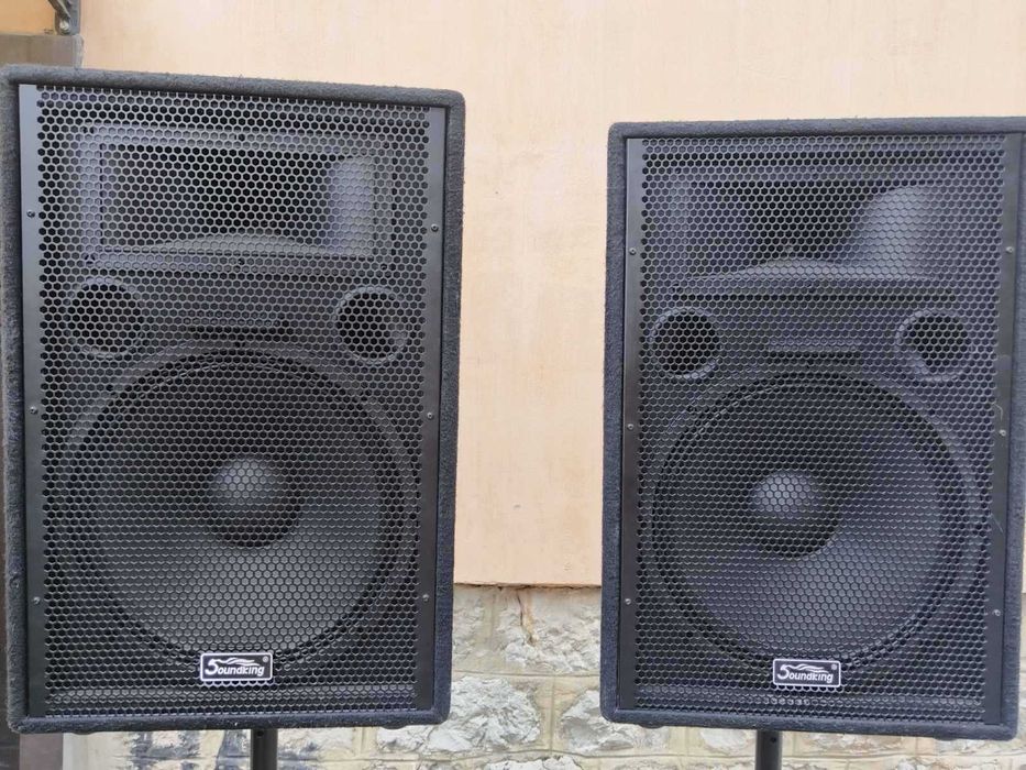 Soundking - 15 инчови тонколони + усилвател + кабели