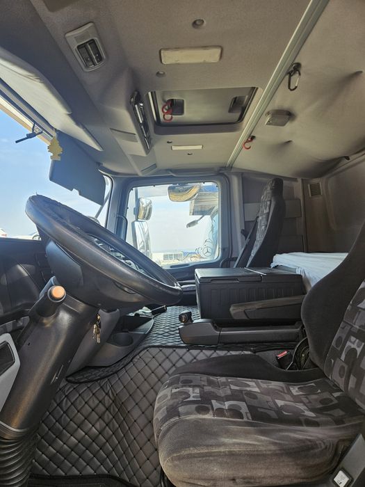 Transportor auto-9 poziti  Mercedes Actros euro 5