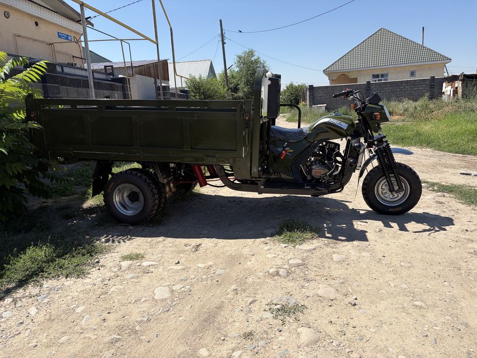 Трицикл 300 куб 2 тонна