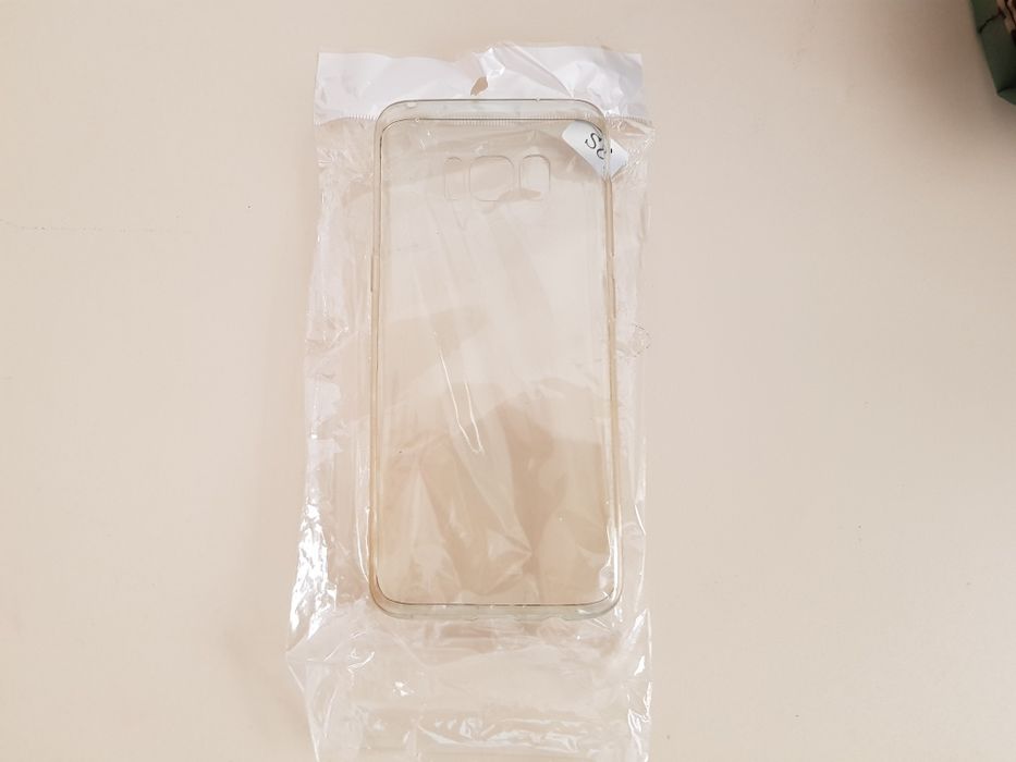 Husa transparentă Samsung S8 foarte rezistenta si usoară;