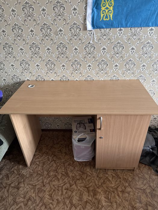 продам стол компьютерный