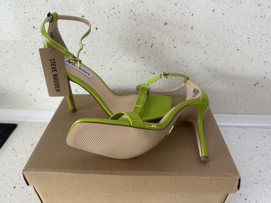 Сандали на ток Steve Maden