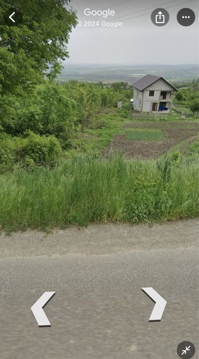 Teren intravilan de vanzare -Deleni-Harlau/Utilitati/Drum asfaltat