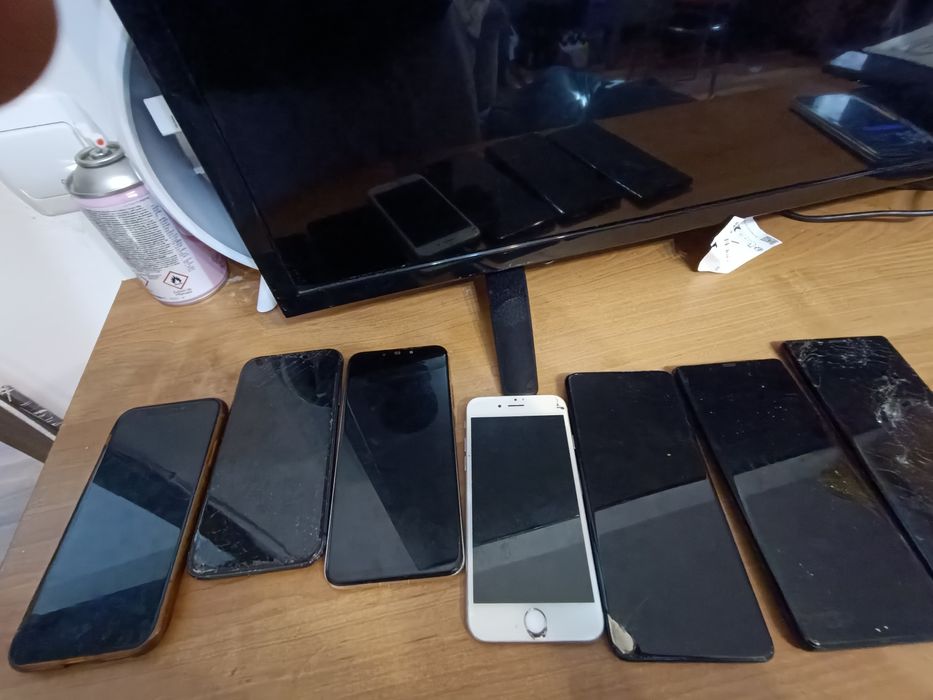 Telefoane pentru piese