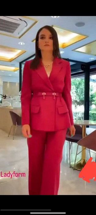 Продается женский  костюм  двойка Турция размер 36-38