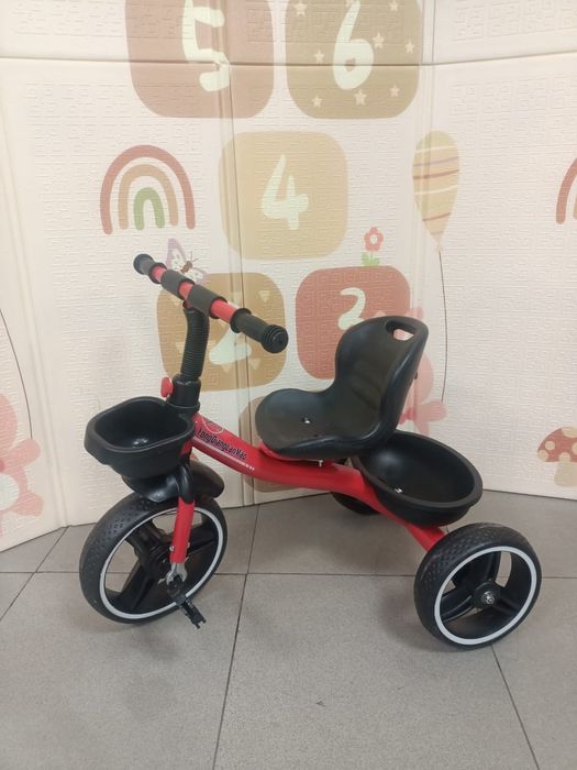 Велосипед трёхколёсный