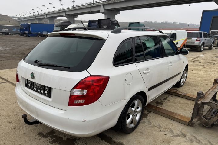 Bara fata Skoda Fabia 2 [facelift] [2010 - 2014]