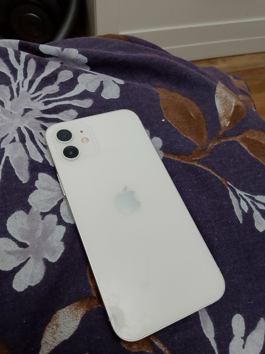 Продам Iphone 12, 64GB