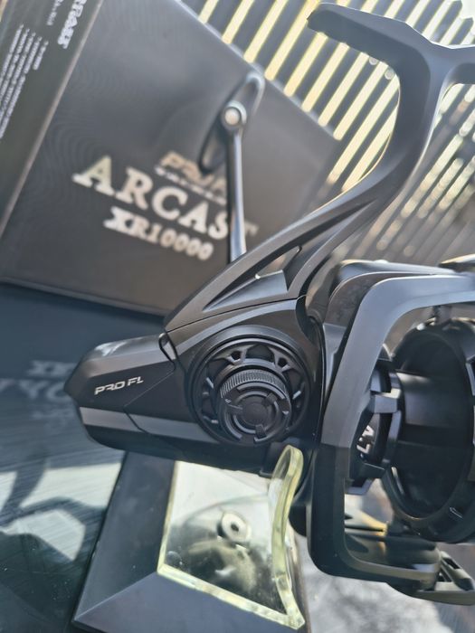 Set 4 mulinete Pro Fl Arcast XR 10000 9+1 rulmenți.

Pret Set 380 lei