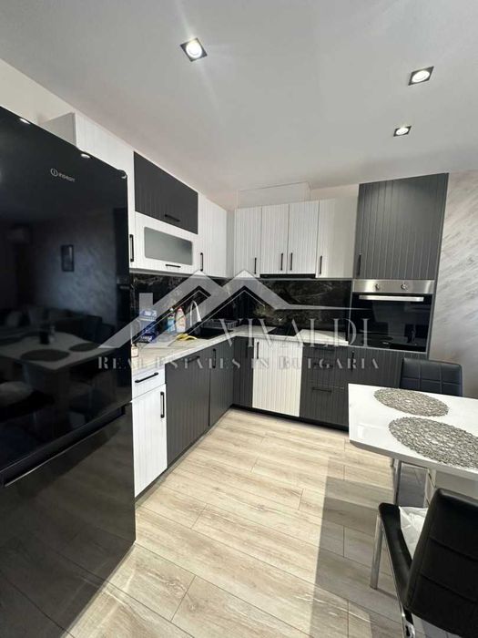 Тристаен нов голям апартамент в м-ст Ален Мак, Варна