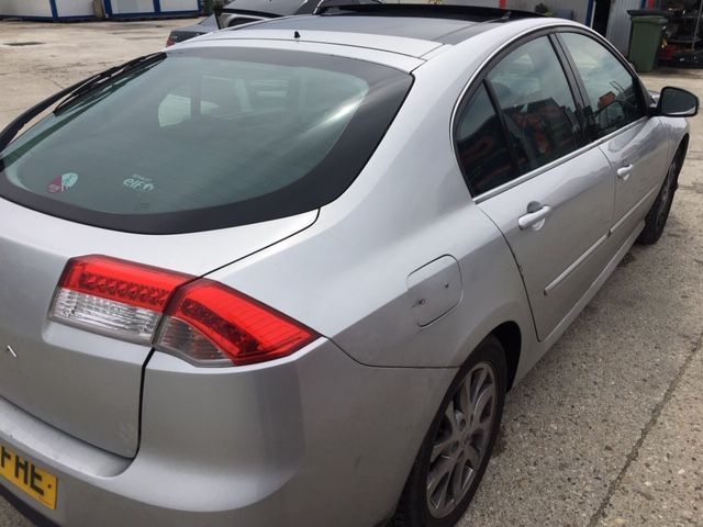 Dezmembrez Renault Laguna 3 2.0DCI