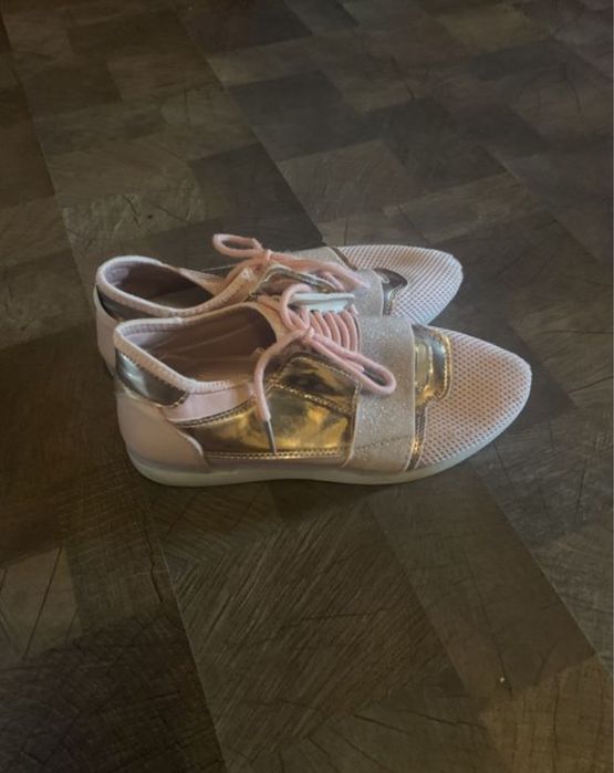 Кроссовки 38 размер